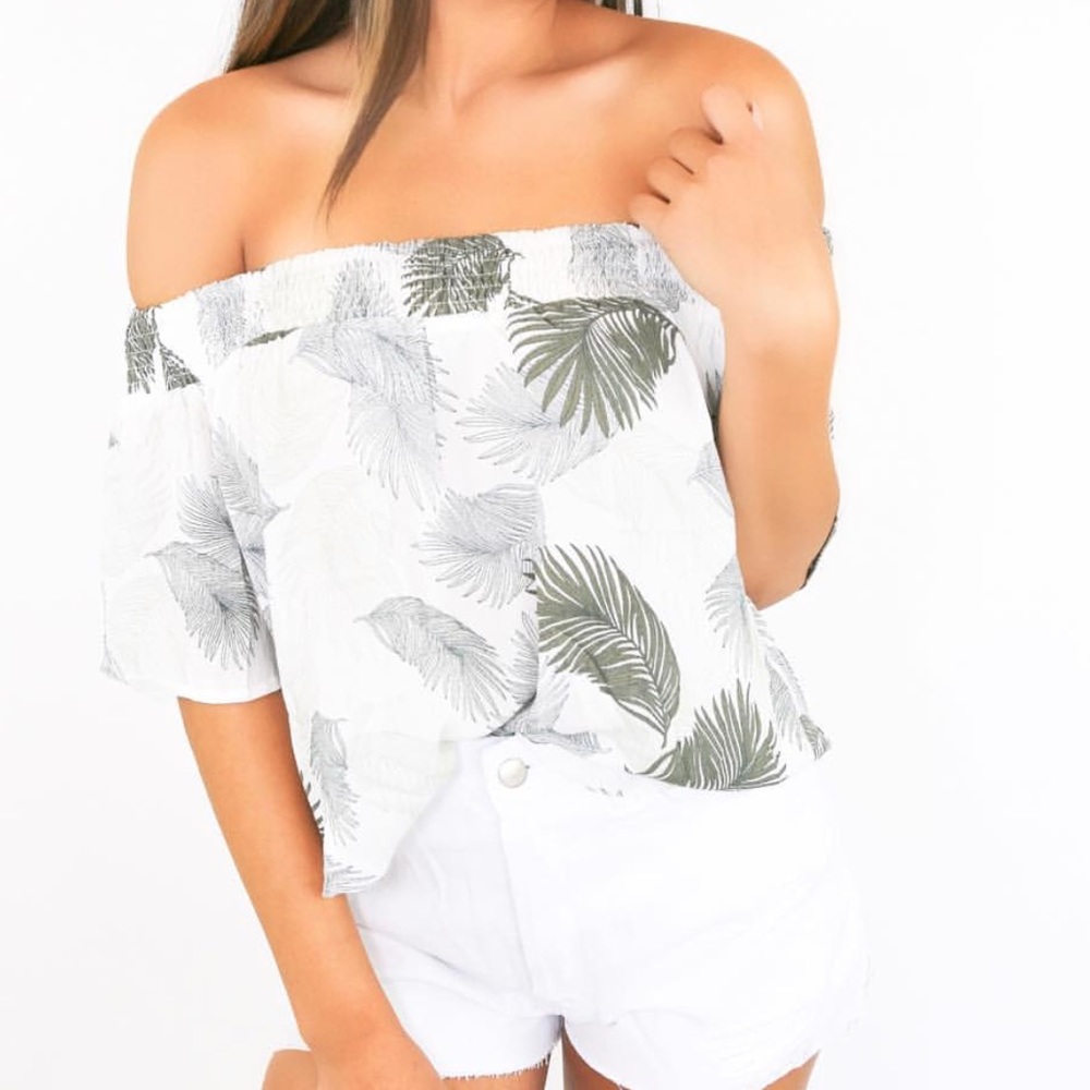 Palm print blouse🌴